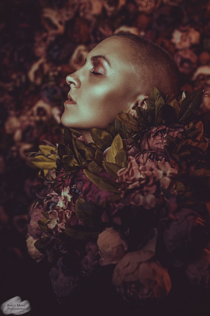 Portrait-einer-Frau-mit-blumen